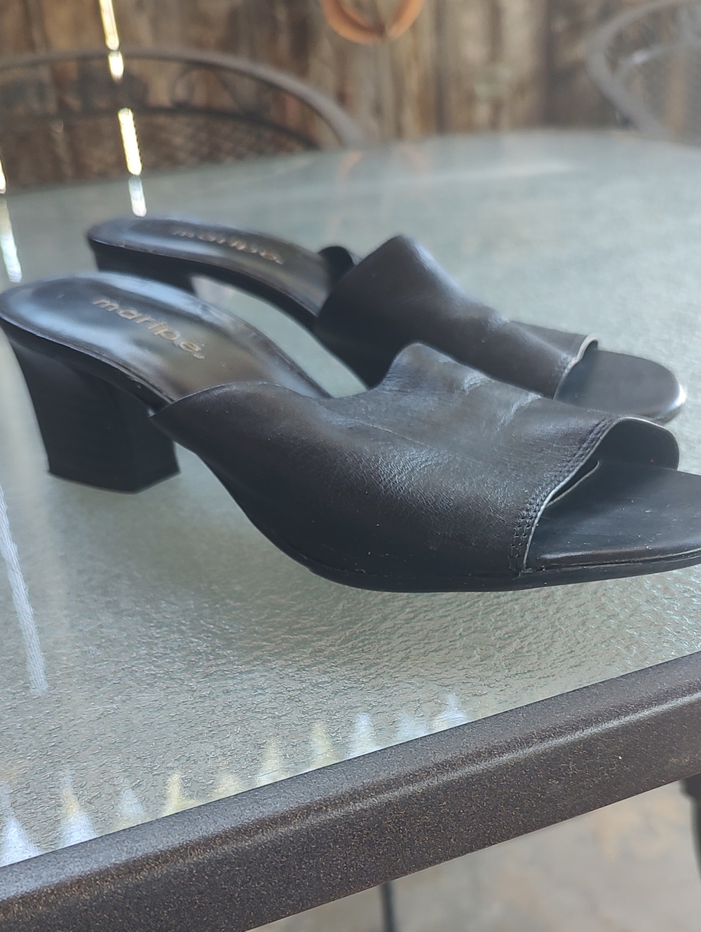 Maripe Black Leather Open-Toe Slide Mules